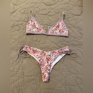 Byndee Australia Top and bottom size small bikini
